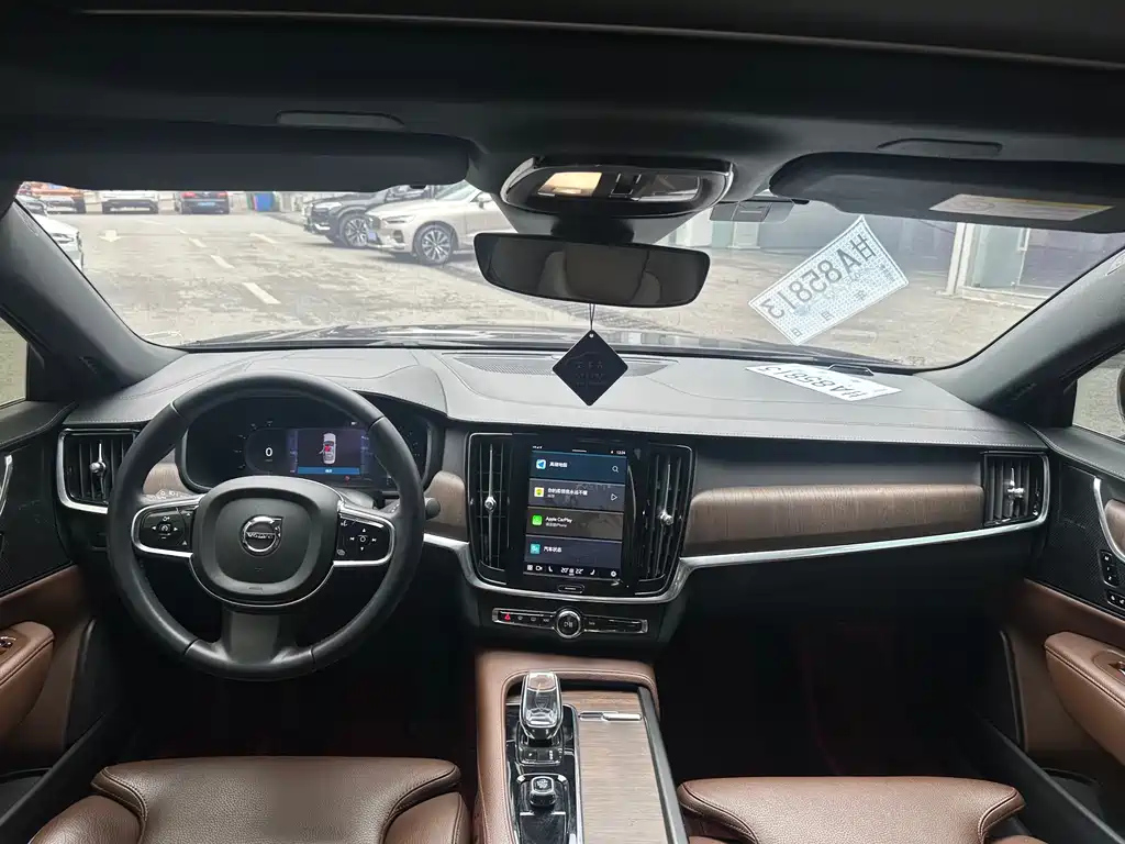 VOLVO S90 2022