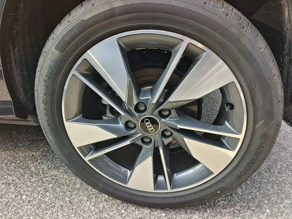 AUDI Q2L 2024