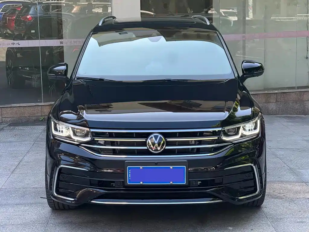 VOLKSWAGEN TIGUAN L 2023