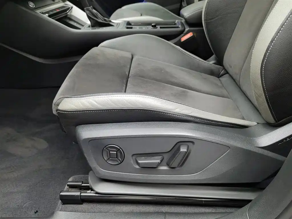 AUDI Q3 2019