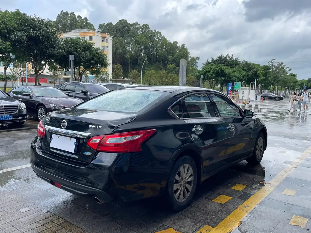 NISSAN TEANA 2016