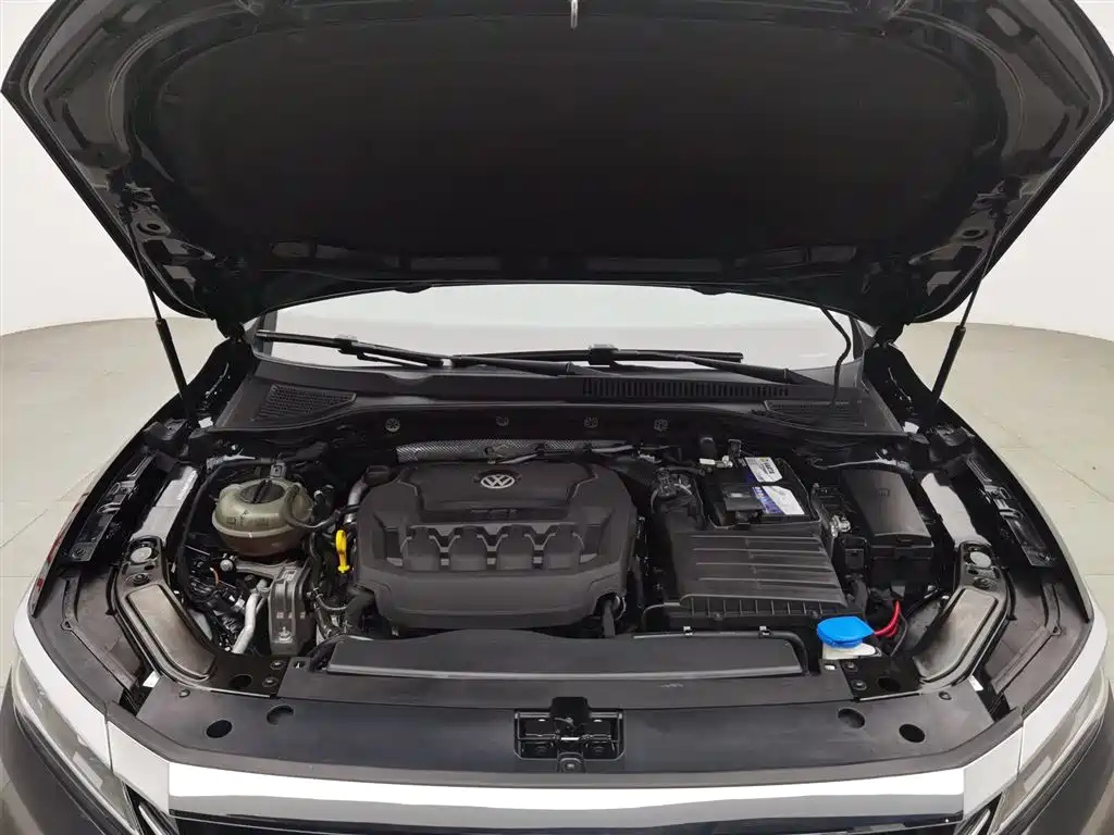 VOLKSWAGEN PASSAT 2019