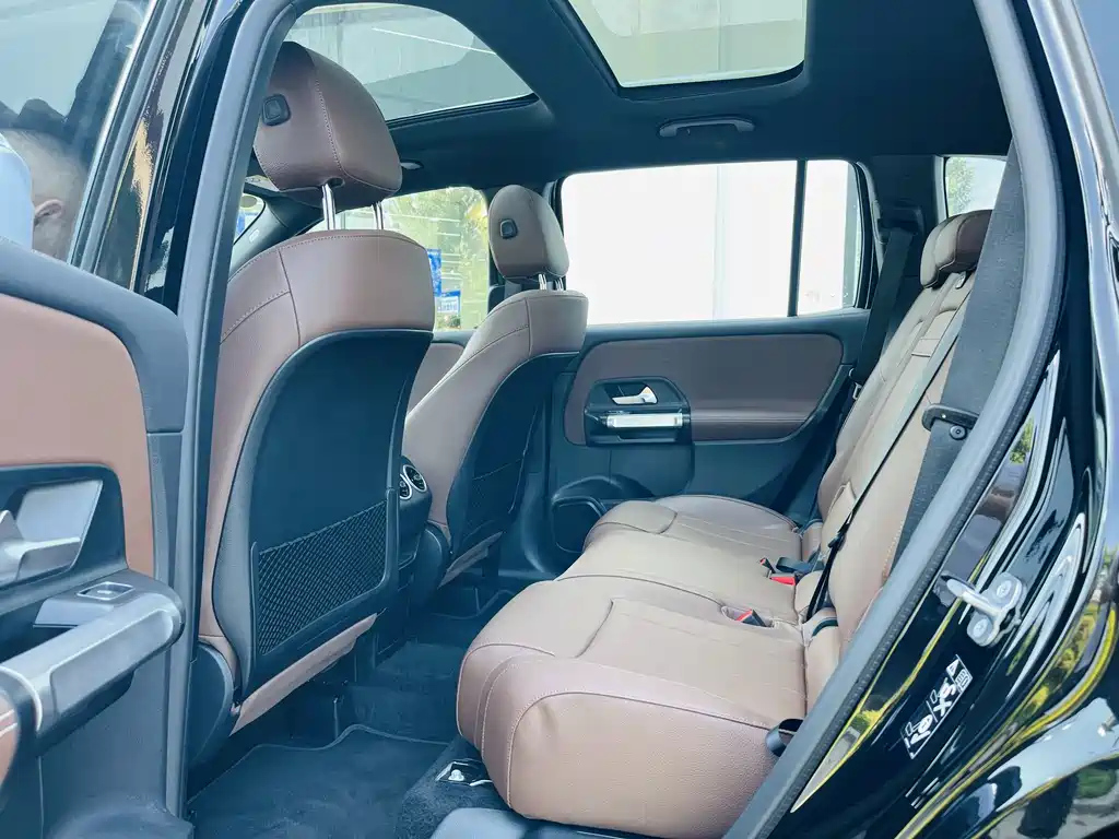 MERCEDES BENZ GLB 2024