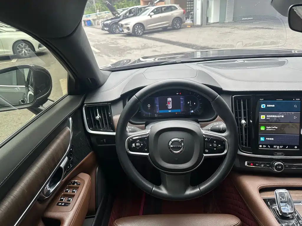 VOLVO S90 2022