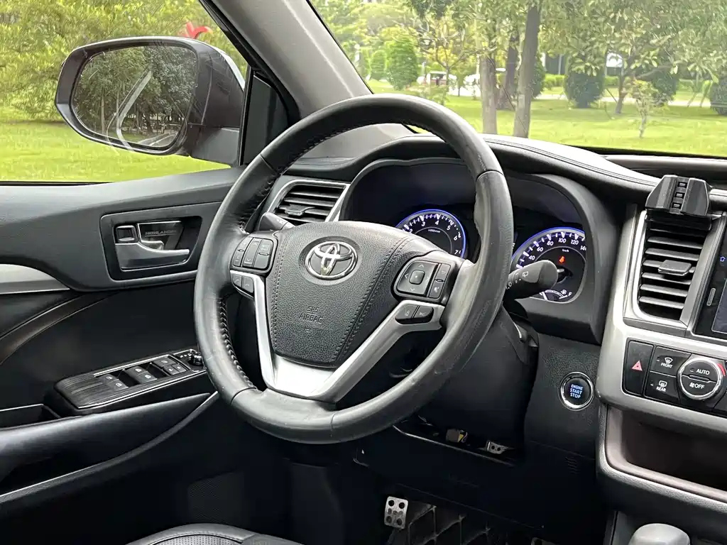 TOYOTA HIGHLANDER 2018
