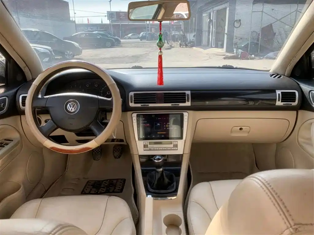 VOLKSWAGEN OTHER 2011