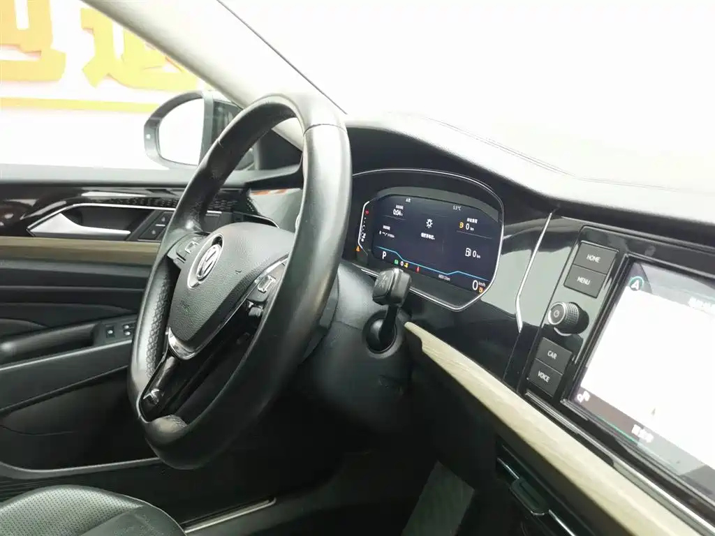 VOLKSWAGEN PASSAT 2019