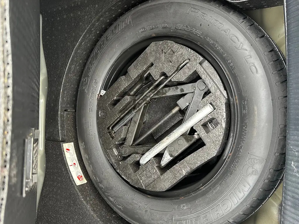 VOLKSWAGEN PASSAT 2011