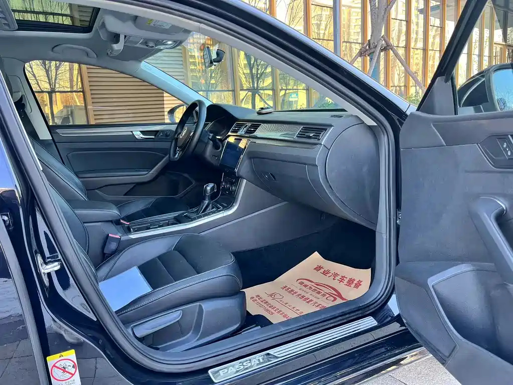 VOLKSWAGEN PASSAT 2018