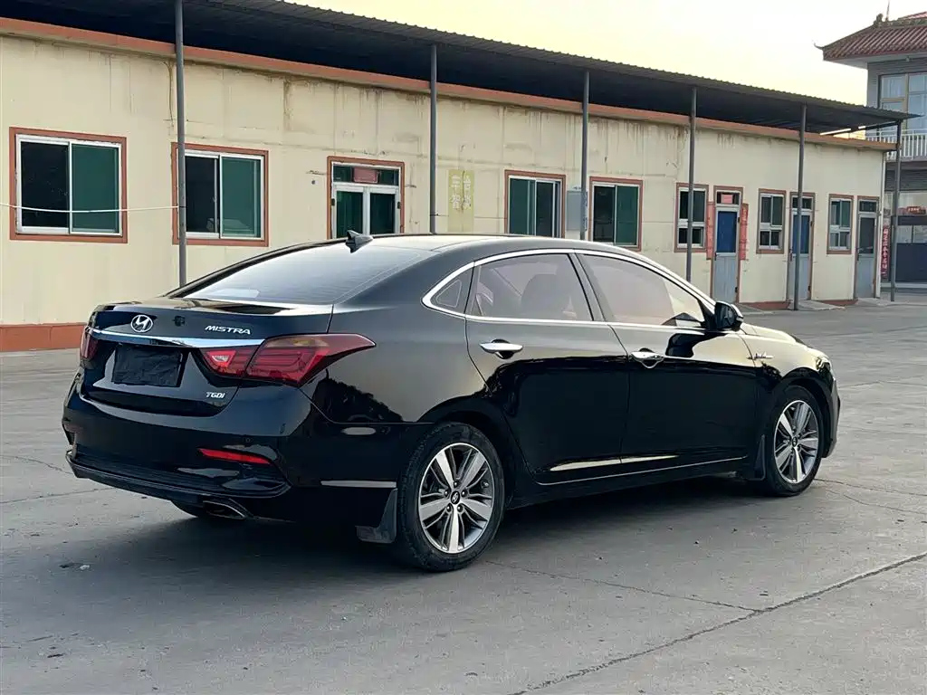 HYUNDAI MISTRA 2017