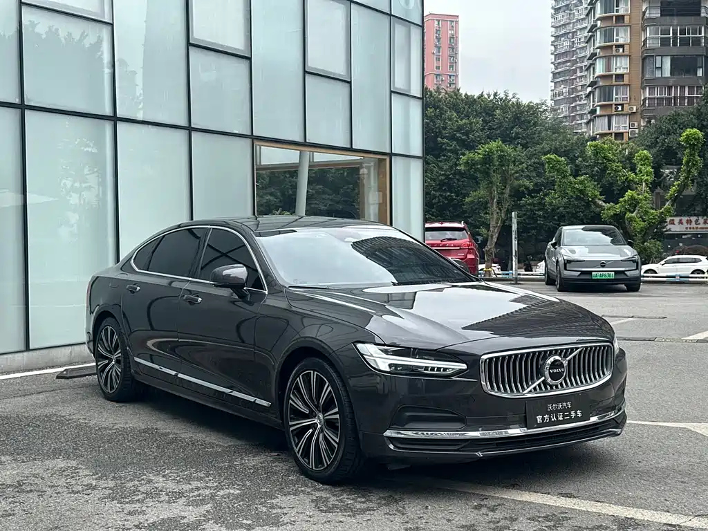VOLVO S90 2022