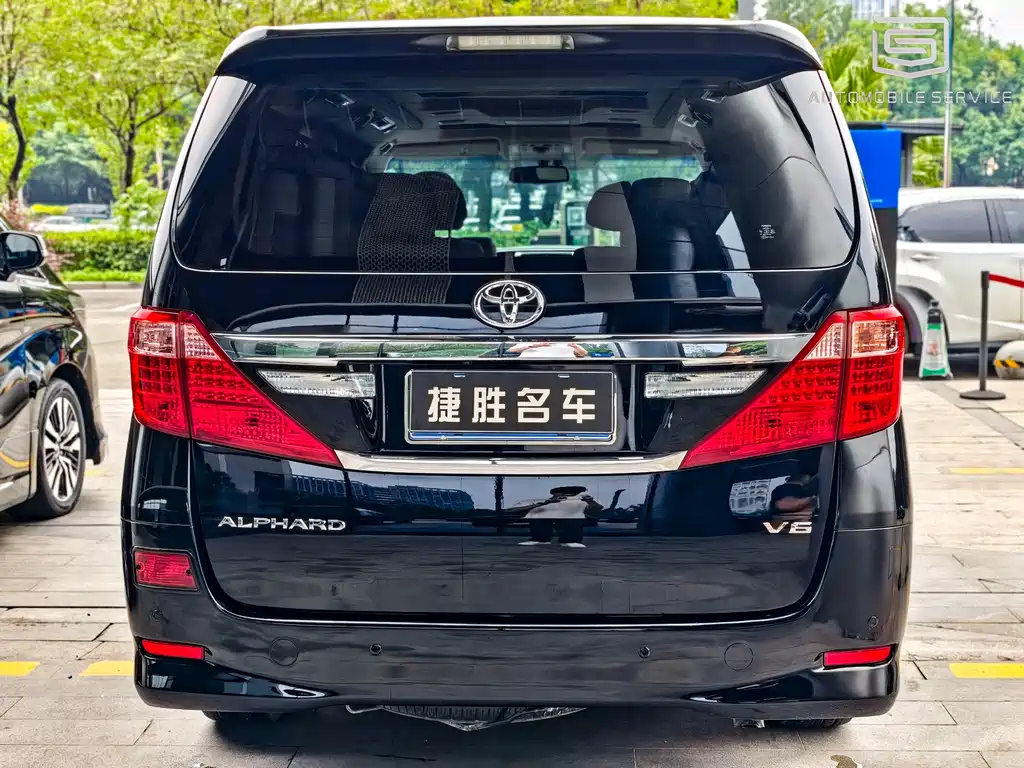 TOYOTA ALPHARD 2014
