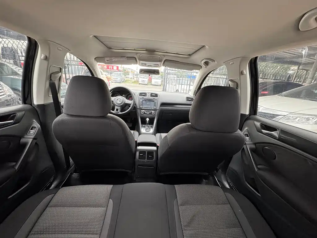 VOLKSWAGEN GOLF 2011