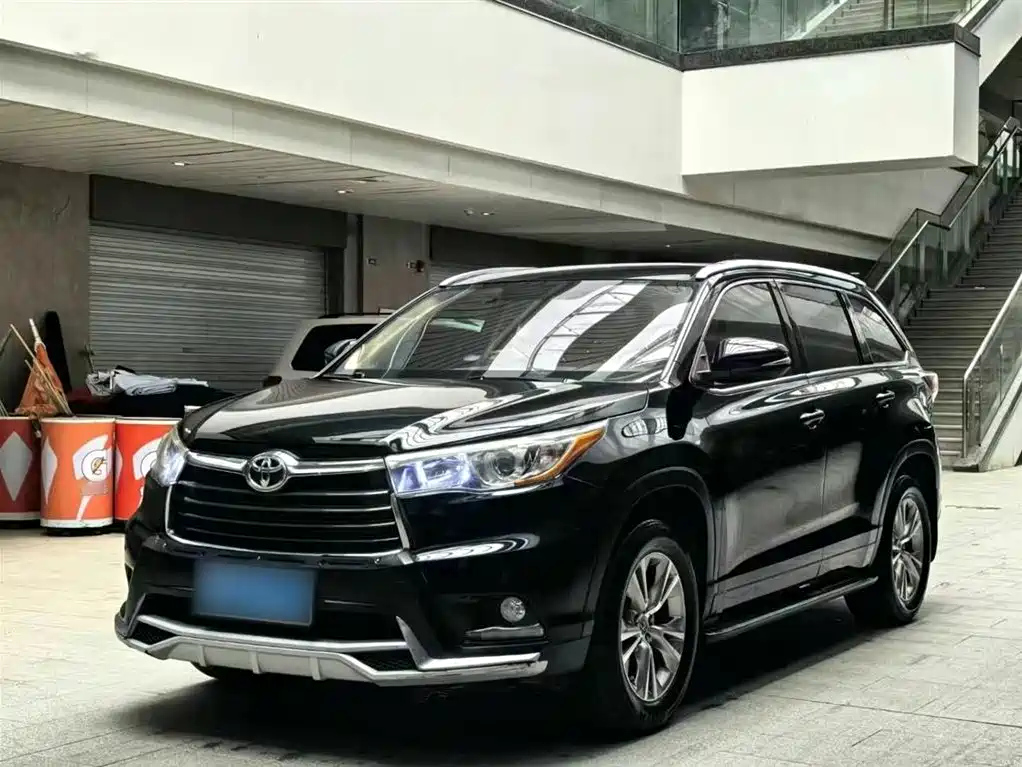 TOYOTA HIGHLANDER 2015