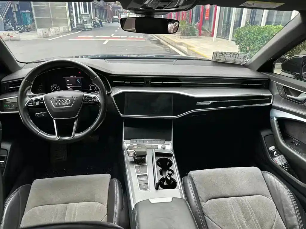 AUDI A6L 2019