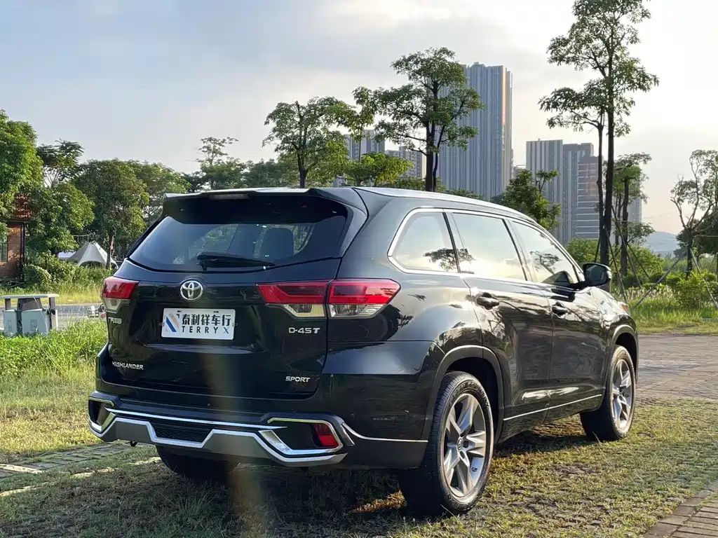 TOYOTA HIGHLANDER 2020