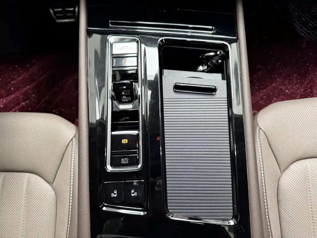 VOLKSWAGEN VILORAN 2022