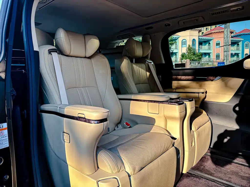 TOYOTA ALPHARD 2019