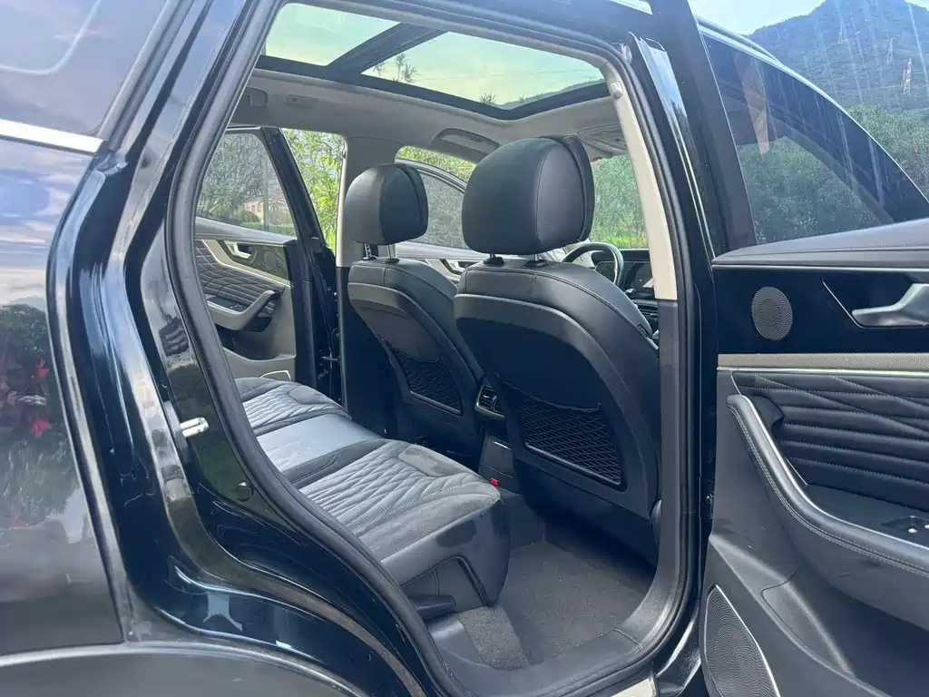HONGQI HS5 2022