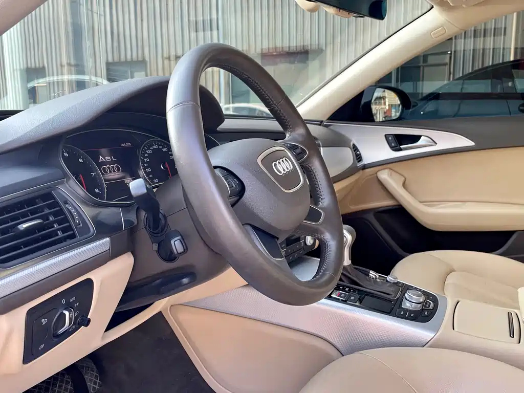 AUDI A6L 2015