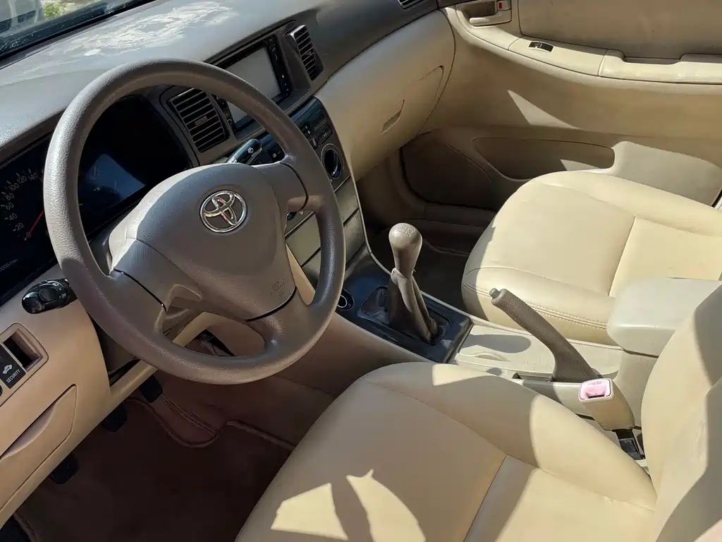 TOYOTA COROLLA 2010