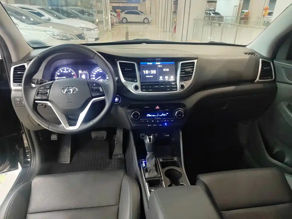 HYUNDAI TUCSON 2016