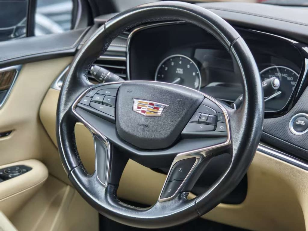 CADILLAC XT5 2018
