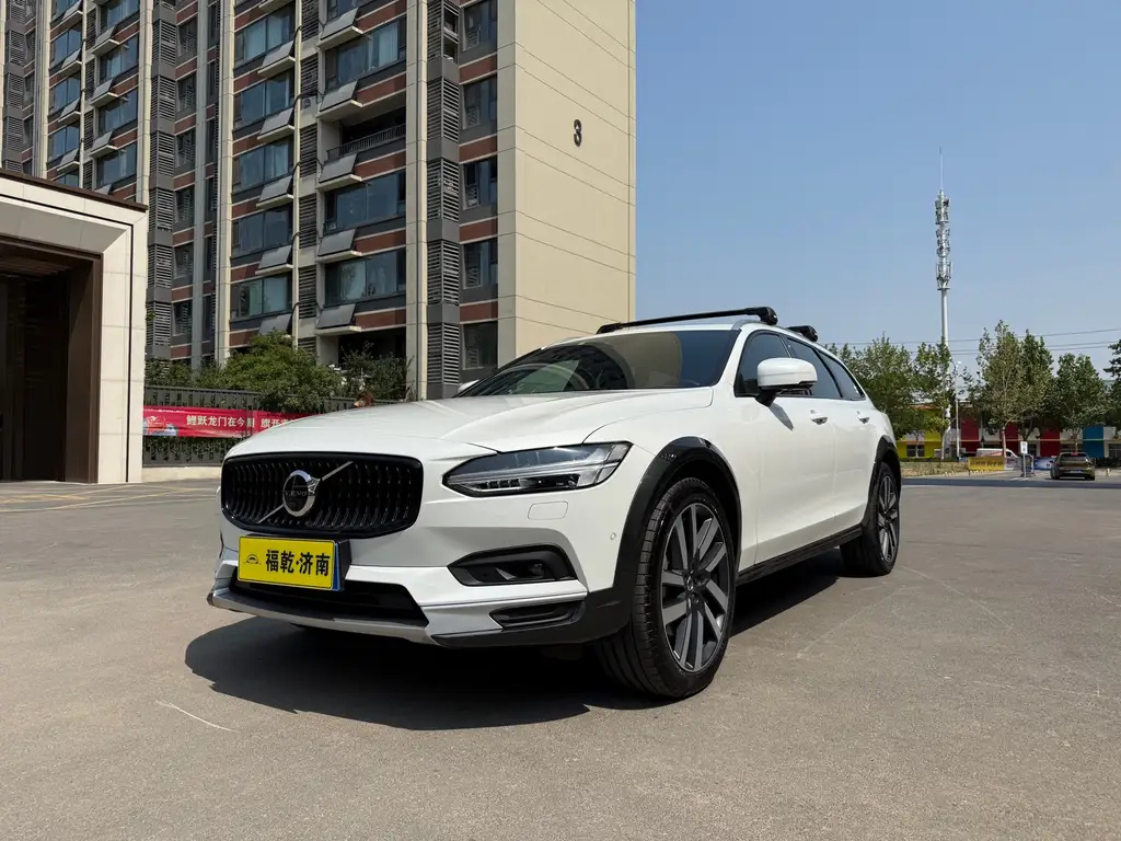 VOLVO V90 2021