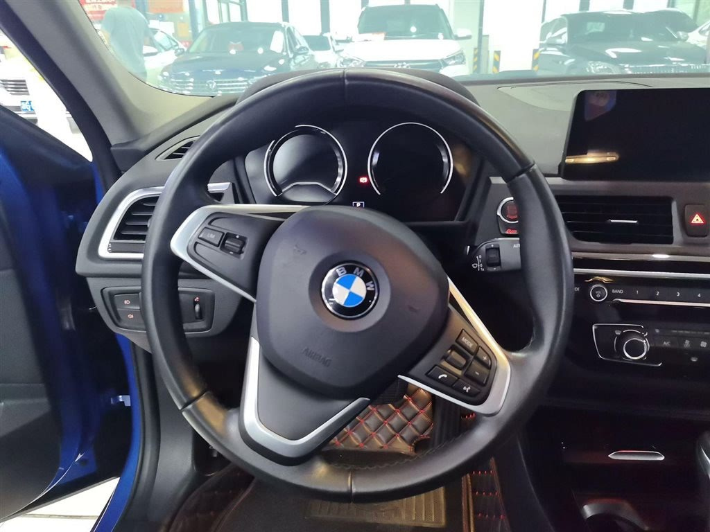 BMW 1-SERIES 2018