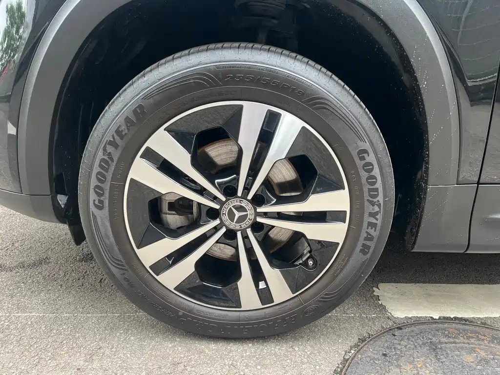 MERCEDES BENZ GLB 2024