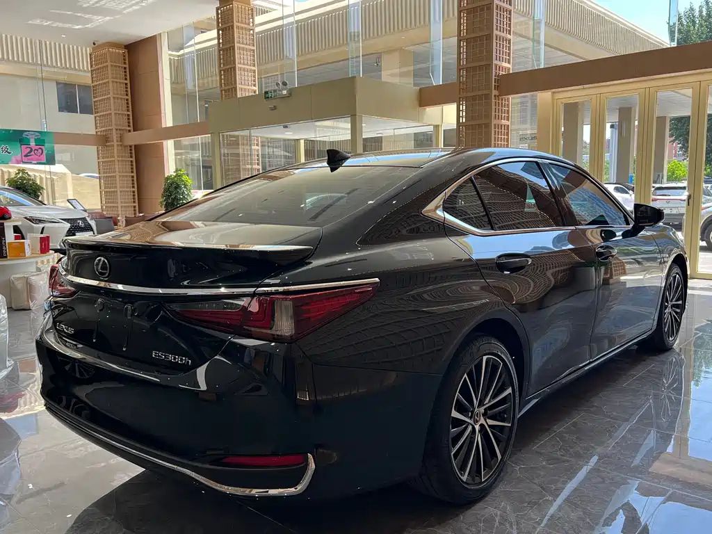 LEXUS ES 2022