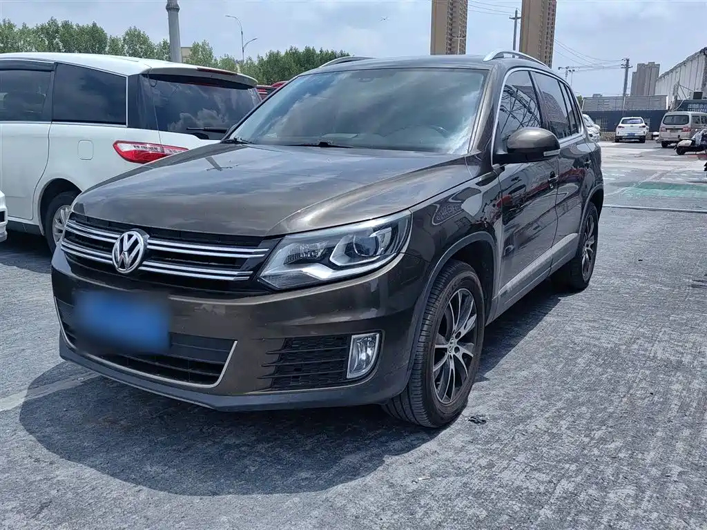 VOLKSWAGEN TIGUAN 2015