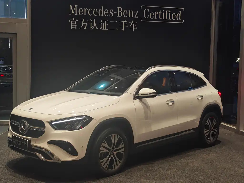 MERCEDES BENZ GLA 2024