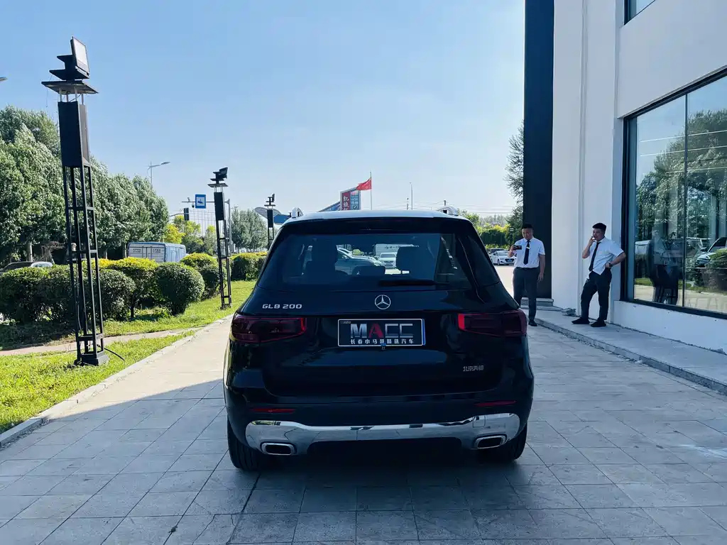 MERCEDES BENZ GLB 2024