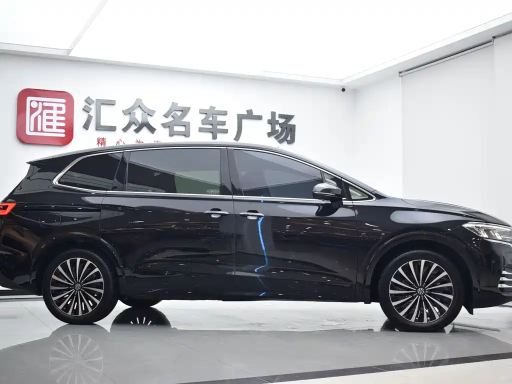 VOLKSWAGEN VILORAN 2024