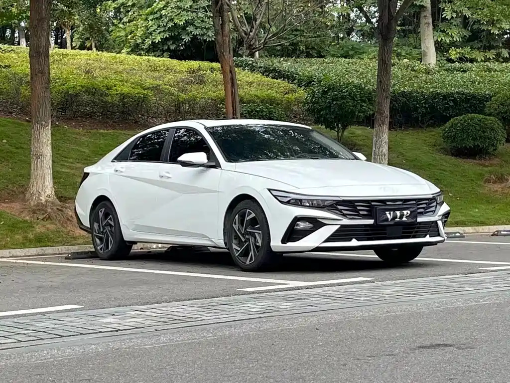 HYUNDAI ELANTRA 2023