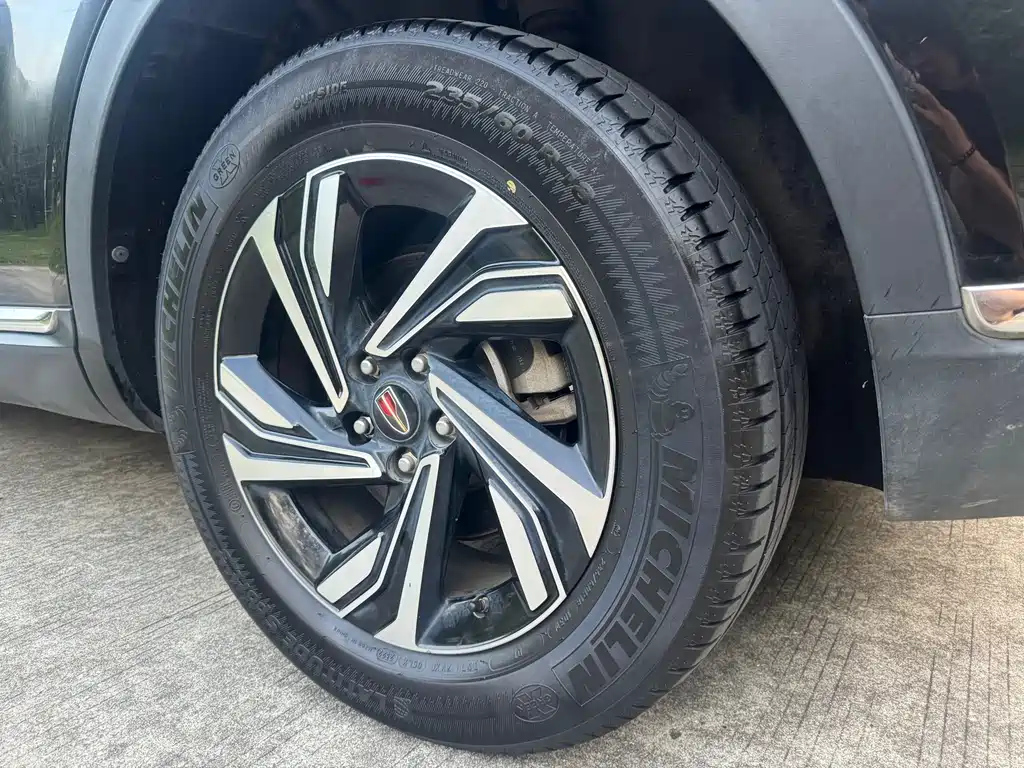 HONGQI HS5 2022