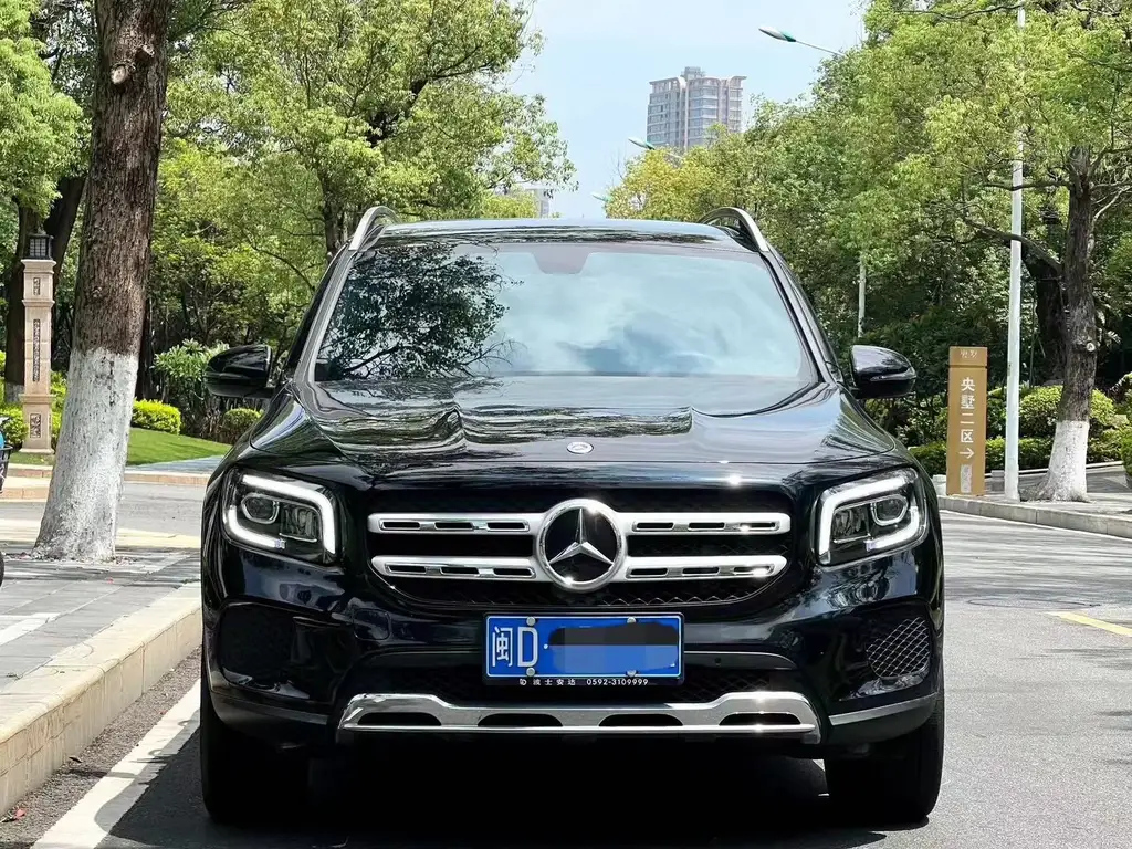 MERCEDES BENZ GLB