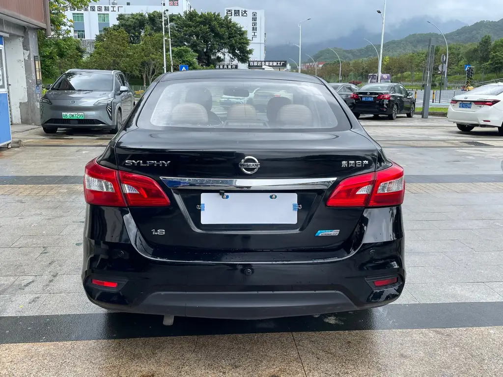 NISSAN SYLPHY 2018