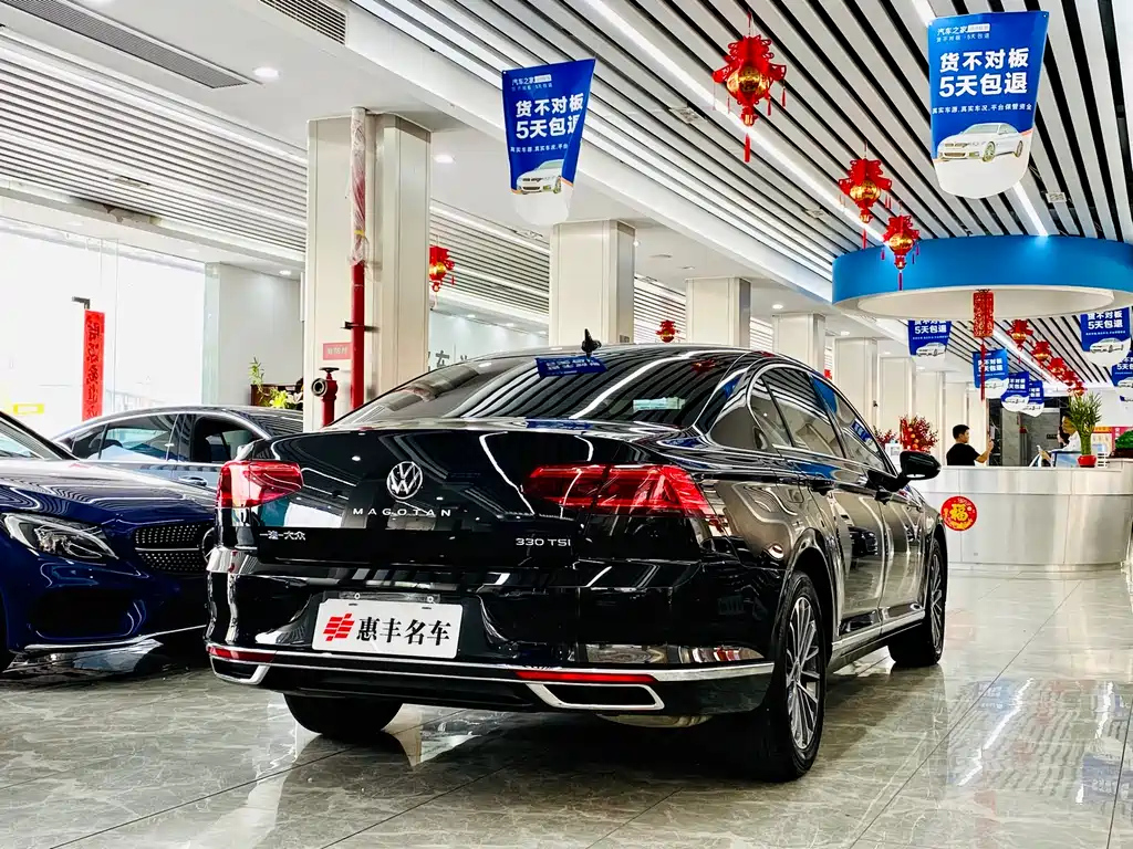 VOLKSWAGEN MAGOTAN 2022