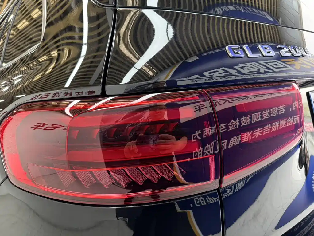 MERCEDES BENZ GLB 2024