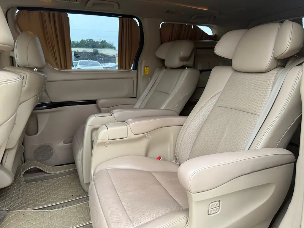 TOYOTA ALPHARD 2012
