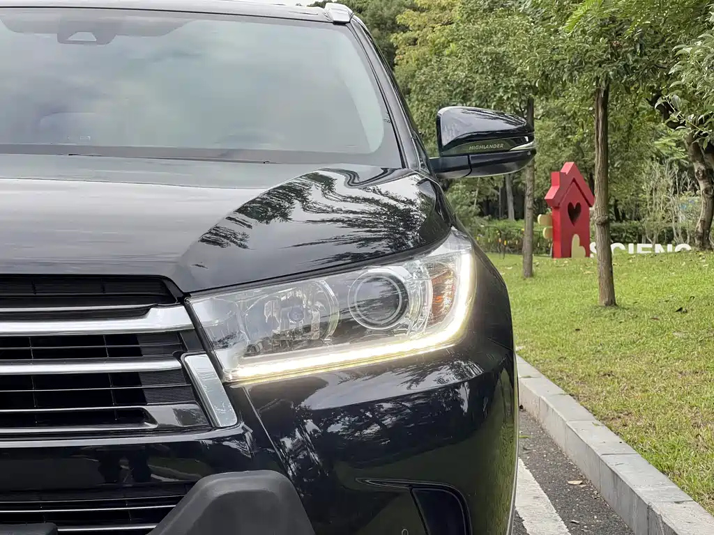 TOYOTA HIGHLANDER 2018