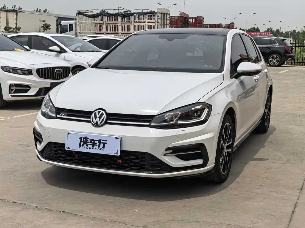 VOLKSWAGEN GOLF 2020