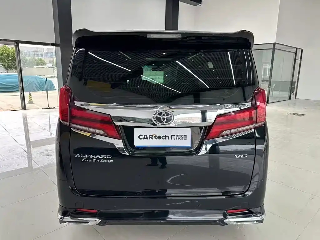 TOYOTA ALPHARD 2018