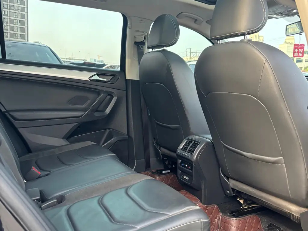 VOLKSWAGEN TIGUAN L 2021