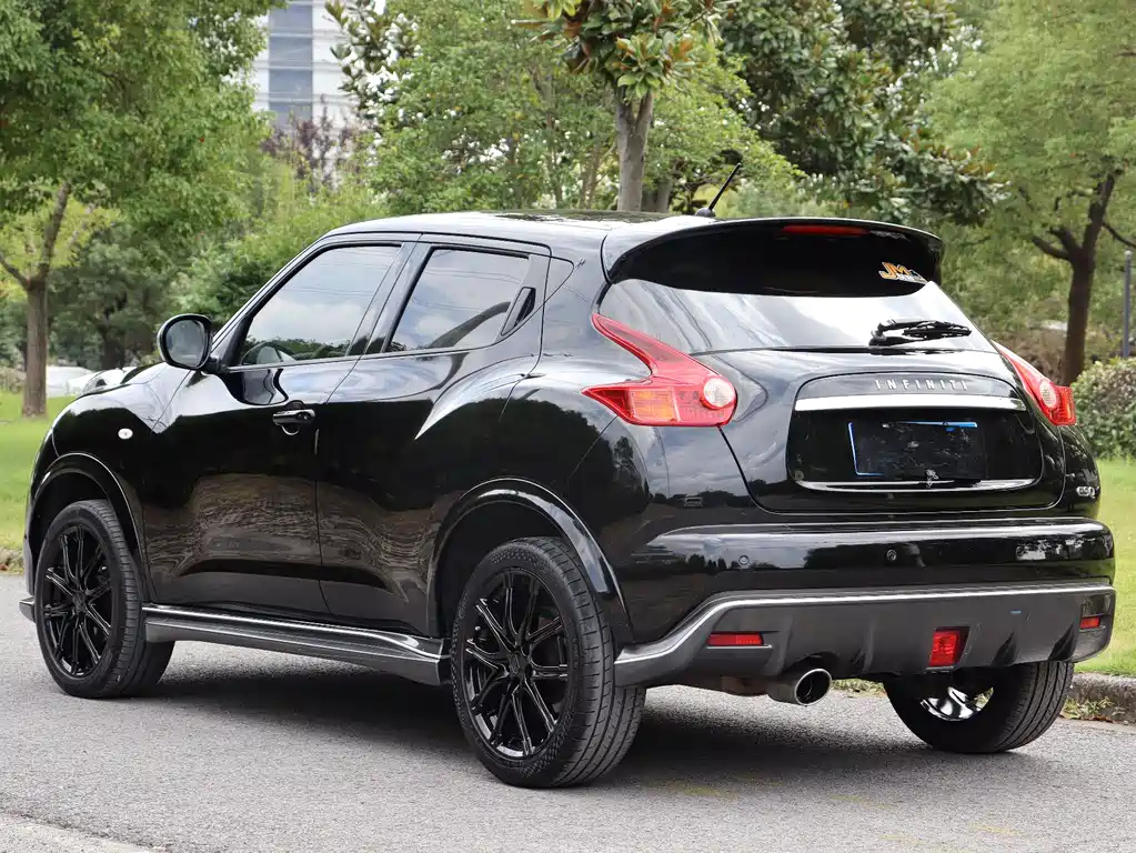 INFINITI ESQ 2017