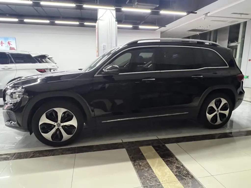 MERCEDES BENZ GLB 2021