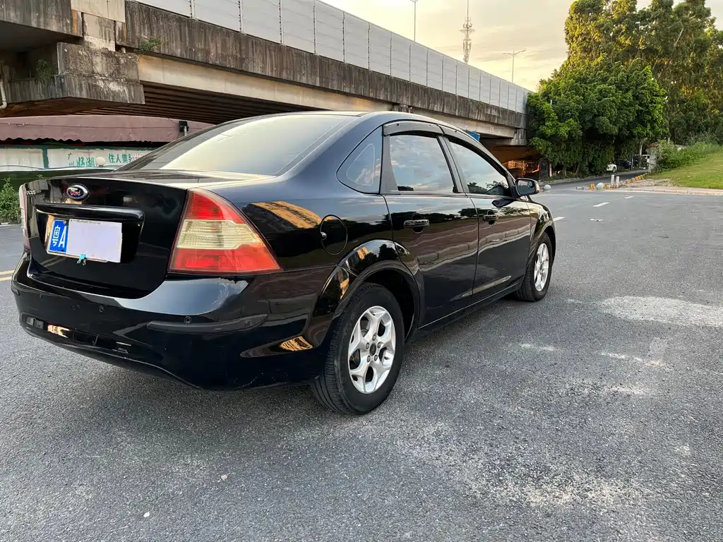 FORD FOCUS 2011
