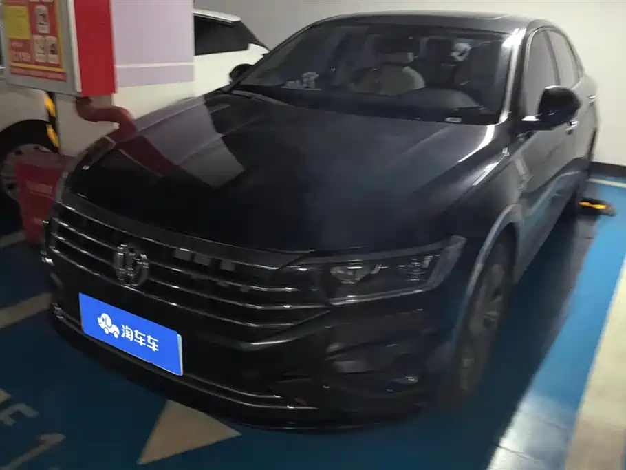VOLKSWAGEN SAGITAR 2022